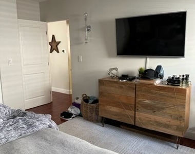 1350 N Stanley Avenue - Photo Thumbnail 14