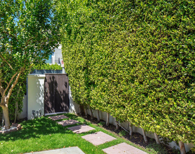 1350 N Stanley Avenue - Photo Thumbnail 5