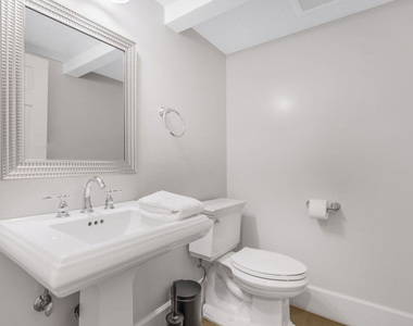 14619 Valley Vista Boulevard - Photo Thumbnail 48