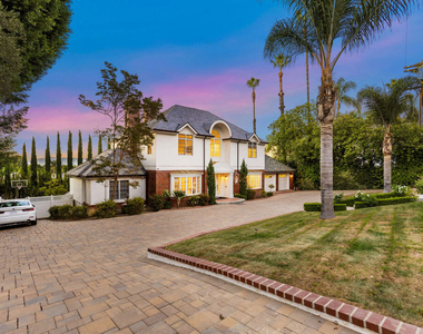 14619 Valley Vista Boulevard - Photo Thumbnail 5