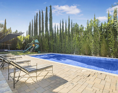14619 Valley Vista Boulevard - Photo Thumbnail 3