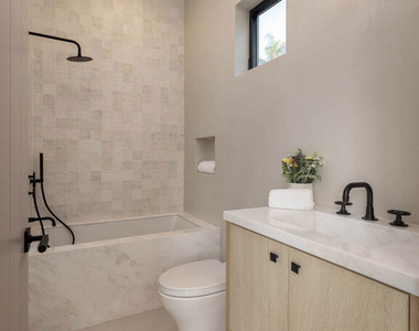 4512 Sunnyslope Avenue - Photo Thumbnail 15