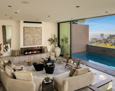 8777 W Hollywood Boulevard - Photo Thumbnail 2