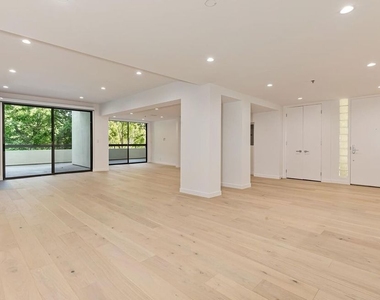 2142 Century Park Lane - Photo Thumbnail 5