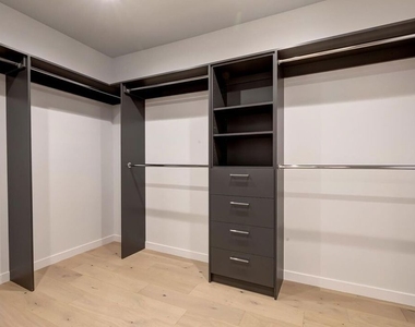2142 Century Park Lane - Photo Thumbnail 24
