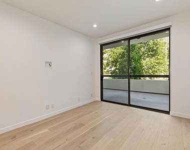 2142 Century Park Lane - Photo Thumbnail 18