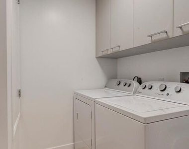2142 Century Park Lane - Photo Thumbnail 15