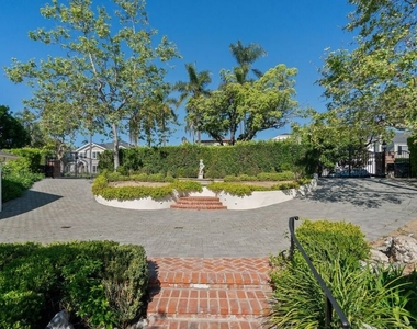 510 Toyopa Drive - Photo Thumbnail 2