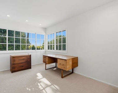 510 Toyopa Drive - Photo Thumbnail 19