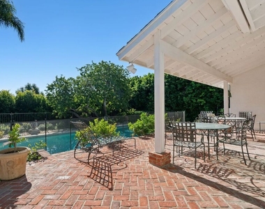 510 Toyopa Drive - Photo Thumbnail 24