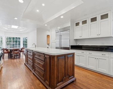 510 Toyopa Drive - Photo Thumbnail 9