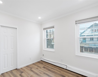 21-29 Audrey Avenue - Photo Thumbnail 4