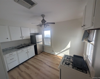239 Main Street - Photo Thumbnail 2