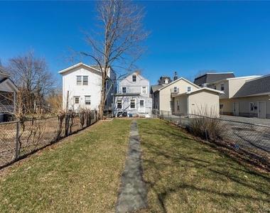 239 Main Street - Photo Thumbnail 10