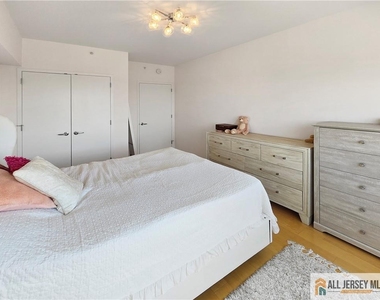 110 Somerset Street - Photo Thumbnail 5