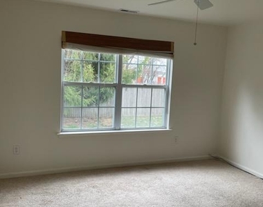 28 Palmer Square - Photo Thumbnail 7