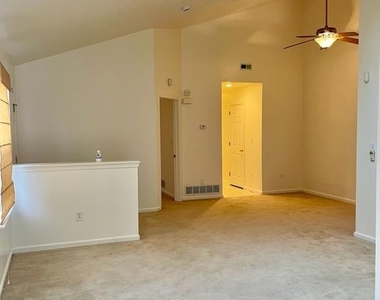 28 Palmer Square - Photo Thumbnail 3