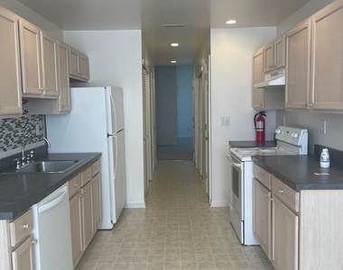 28 Palmer Square - Photo Thumbnail 11