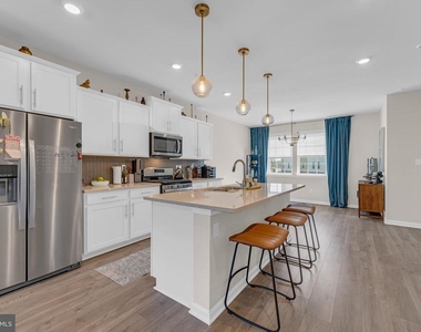 8805 Mimosa Avenue - Photo Thumbnail 25