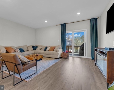 8805 Mimosa Avenue - Photo Thumbnail 22