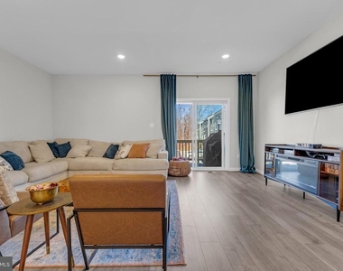 8805 Mimosa Avenue - Photo Thumbnail 21
