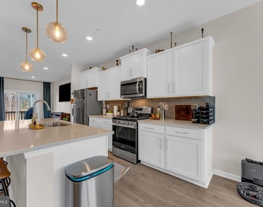 8805 Mimosa Avenue - Photo Thumbnail 27