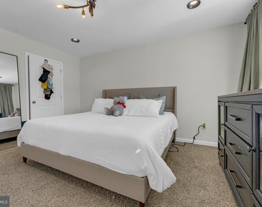 8805 Mimosa Avenue - Photo Thumbnail 16