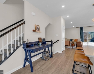 8805 Mimosa Avenue - Photo Thumbnail 29