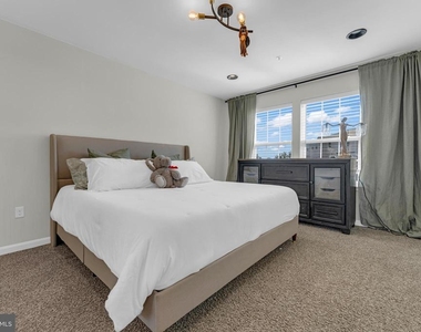 8805 Mimosa Avenue - Photo Thumbnail 15