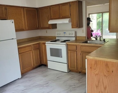 11425 Honeysuckle Court - Photo Thumbnail 2