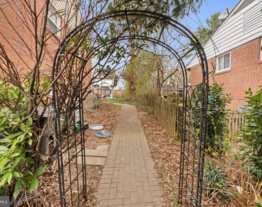 5937 Avon Drive - Photo Thumbnail 2