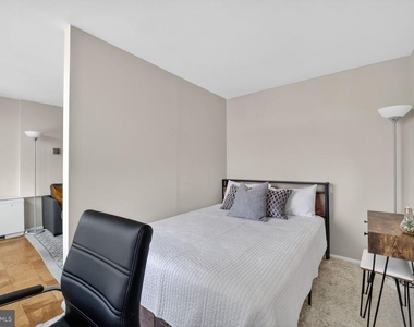2030 F Street Nw - Photo Thumbnail 3