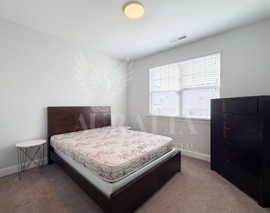 1306 Farm Pond Trail - Photo Thumbnail 15