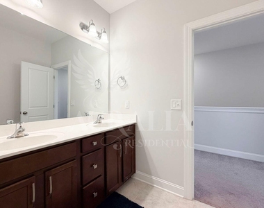 1306 Farm Pond Trail - Photo Thumbnail 20