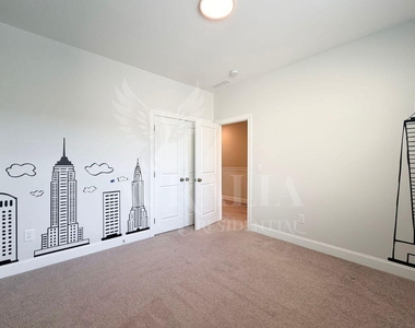 1306 Farm Pond Trail - Photo Thumbnail 18