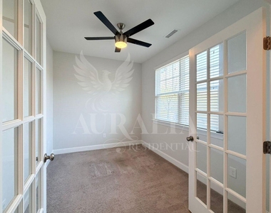 1306 Farm Pond Trail - Photo Thumbnail 3
