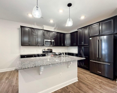 1306 Farm Pond Trail - Photo Thumbnail 9