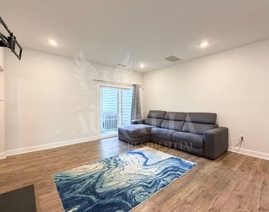 1306 Farm Pond Trail - Photo Thumbnail 35