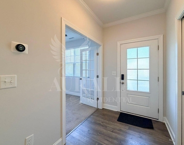 1306 Farm Pond Trail - Photo Thumbnail 2
