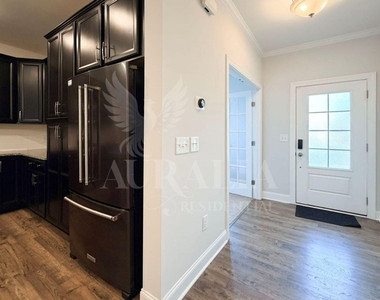 1306 Farm Pond Trail - Photo Thumbnail 5
