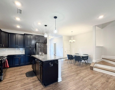 1306 Farm Pond Trail - Photo Thumbnail 12