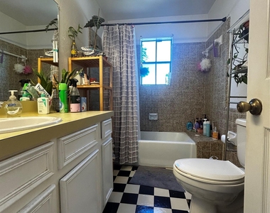 4511 Avenue B - Photo Thumbnail 9