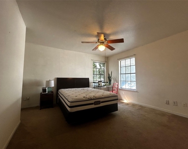 4511 Avenue B - Photo Thumbnail 5