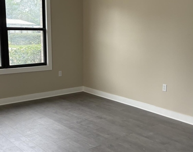5933 Jammes Road - Photo Thumbnail 10