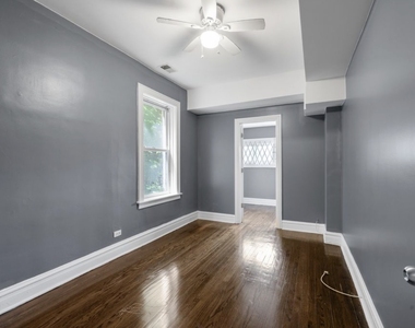 8222 S Maryland Avenue - Photo Thumbnail 11