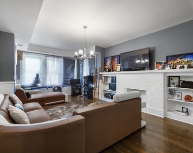 8222 S Maryland Avenue - Photo Thumbnail 7