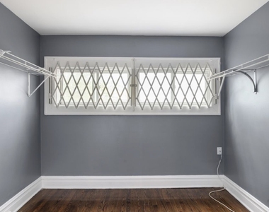 8222 S Maryland Avenue - Photo Thumbnail 10