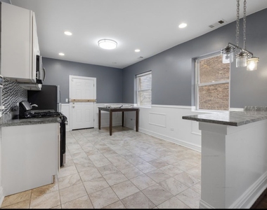 8222 S Maryland Avenue - Photo Thumbnail 1