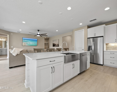 205 Seaside Vis Court - Photo Thumbnail 8