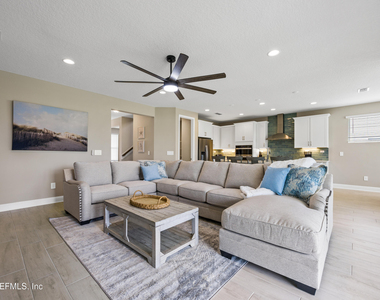205 Seaside Vis Court - Photo Thumbnail 11